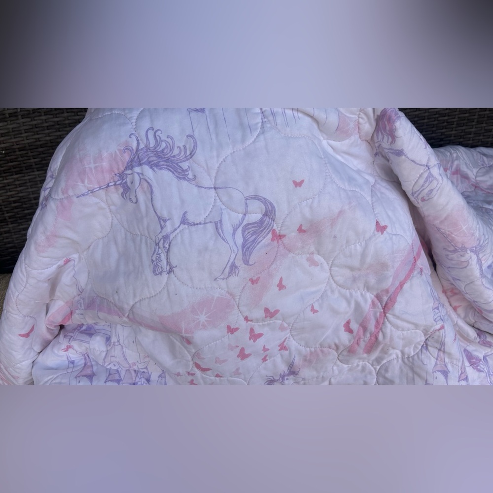Unicorn Print Quilted Blanket - Pink and White